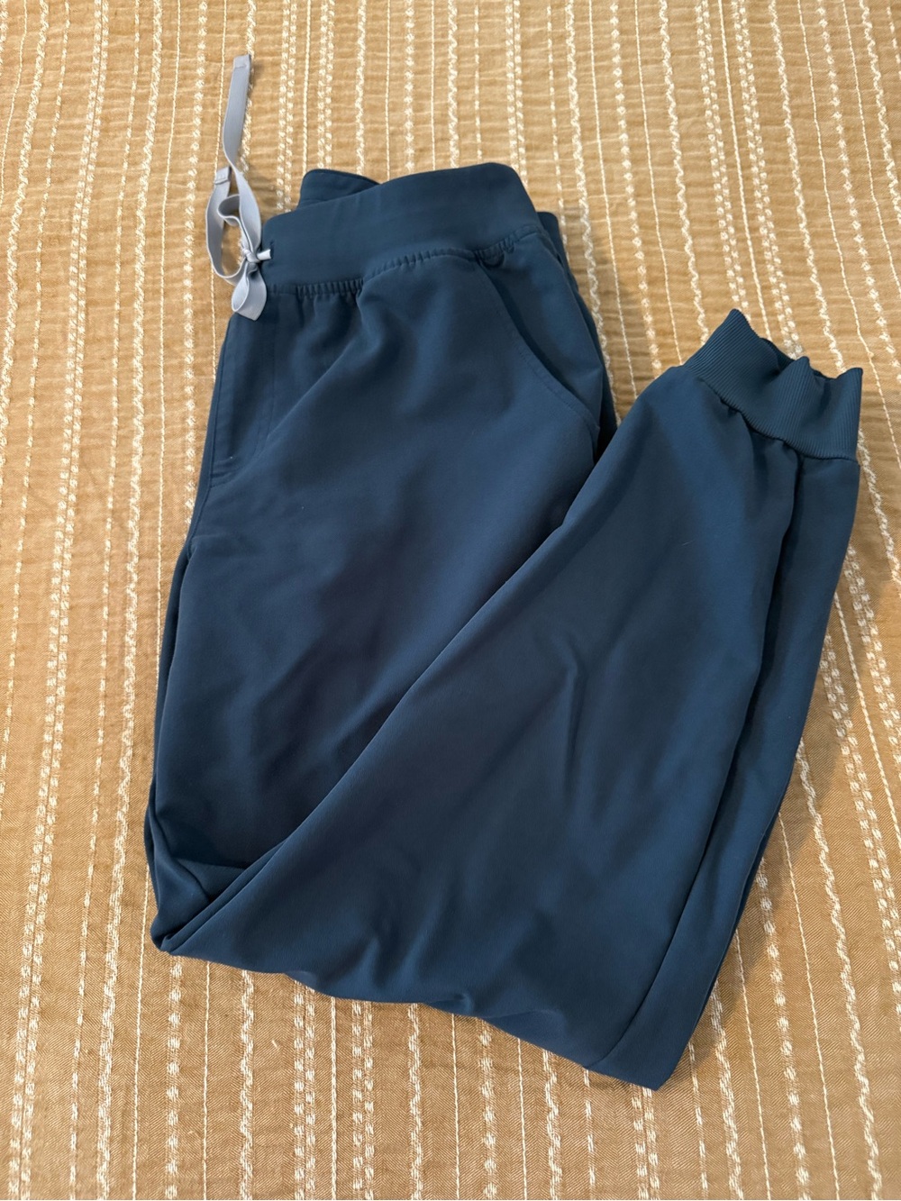 Figs Zamora Dark Harbor Petite Joggers